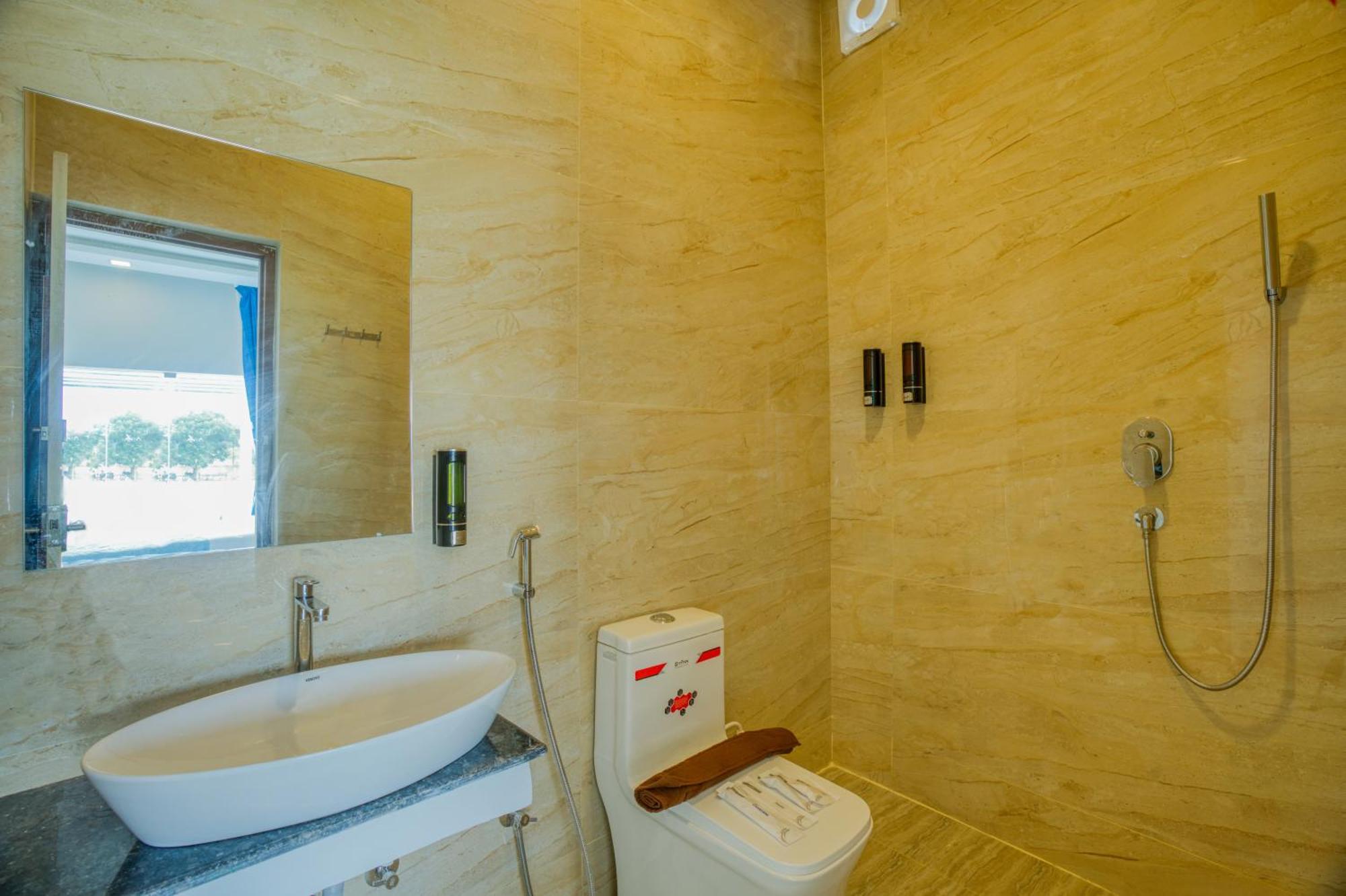 Seaborne Beach Resort ออโรวิลล์ ภายนอก รูปภาพ