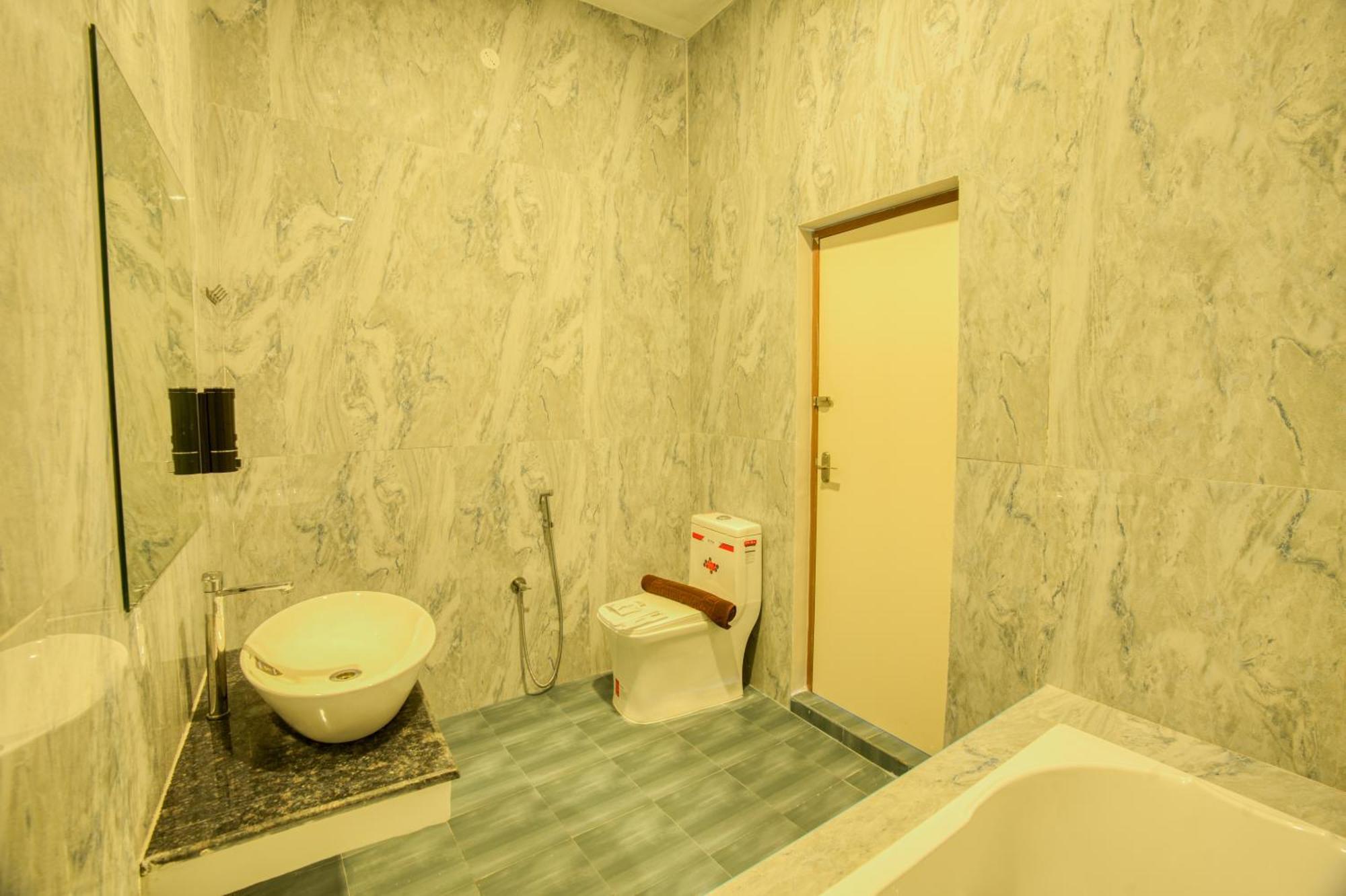 Seaborne Beach Resort ออโรวิลล์ ภายนอก รูปภาพ