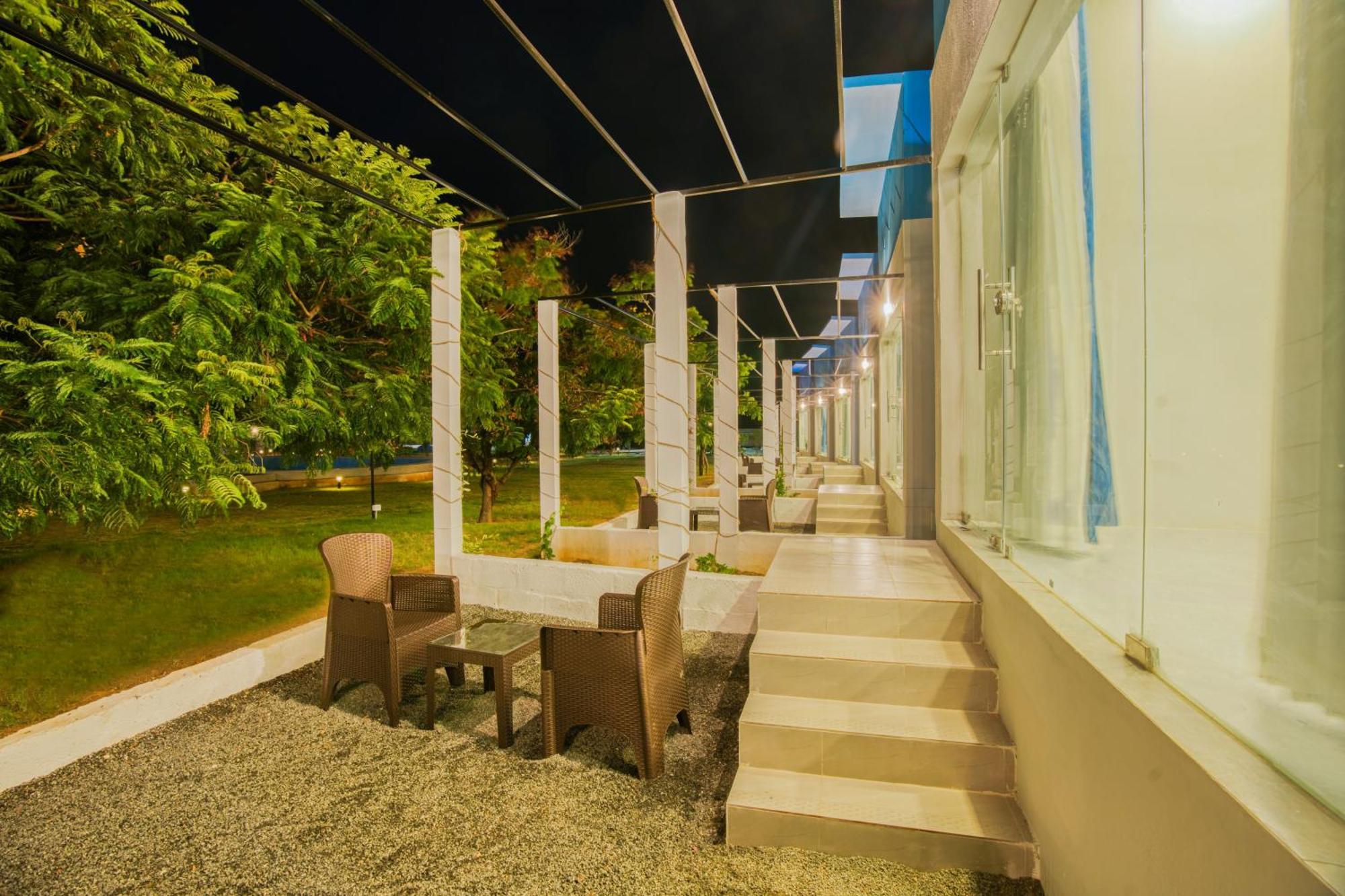 Seaborne Beach Resort ออโรวิลล์ ภายนอก รูปภาพ