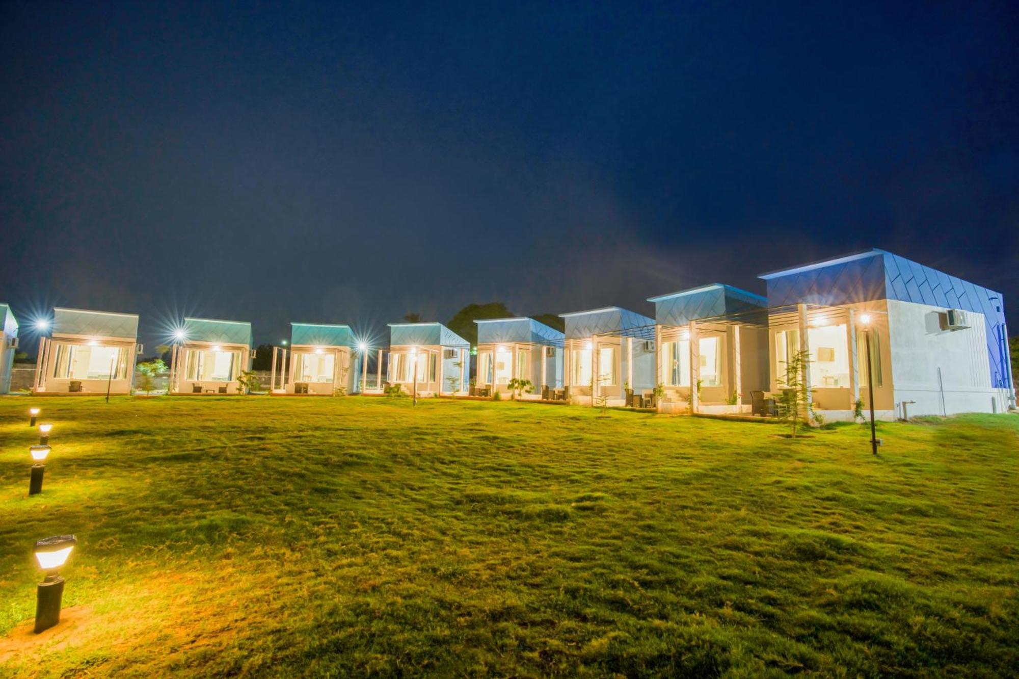 Seaborne Beach Resort ออโรวิลล์ ภายนอก รูปภาพ
